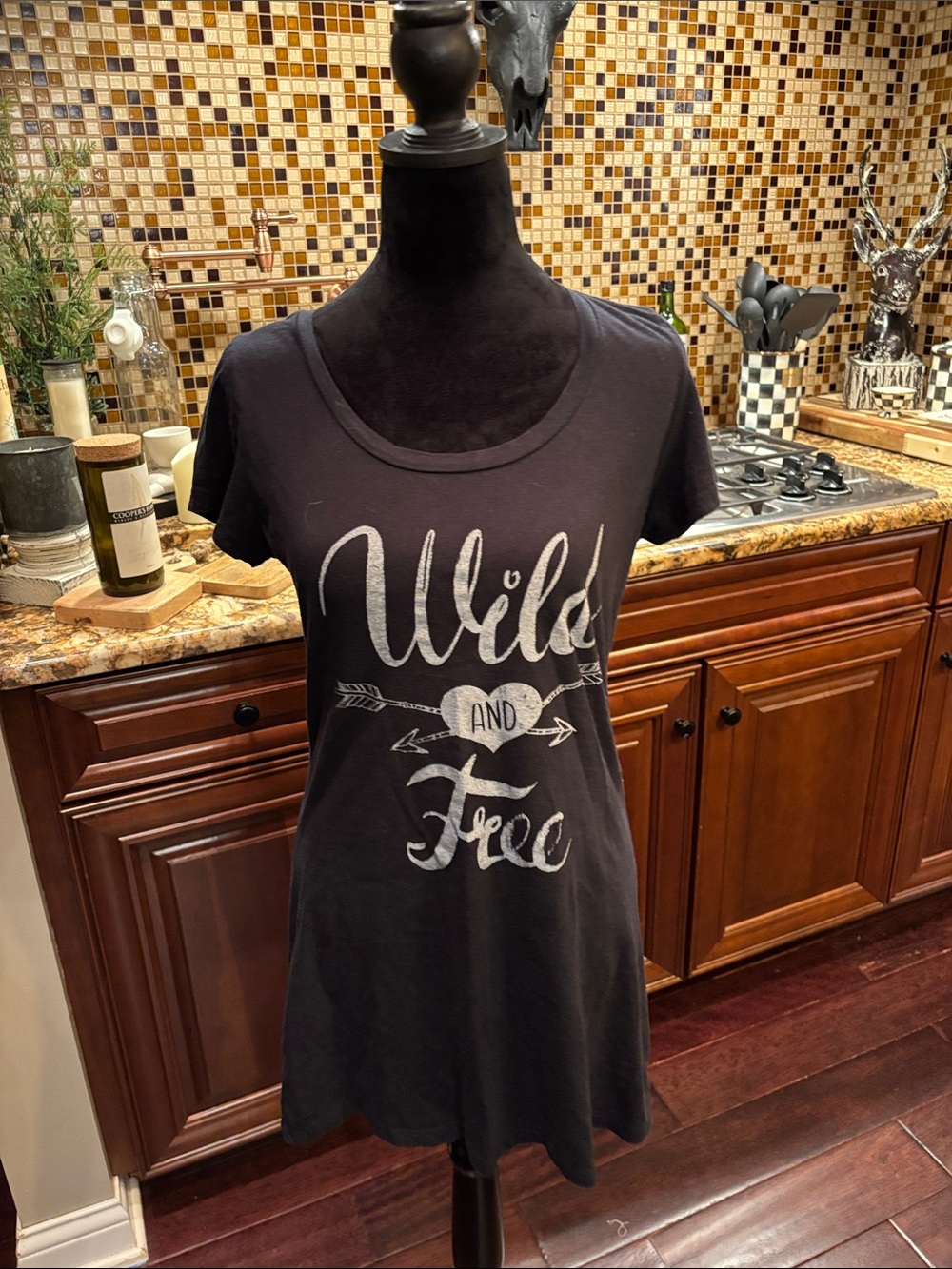 Women’s Black "Wild and Free" Graphic Short-Sleeve Tee
